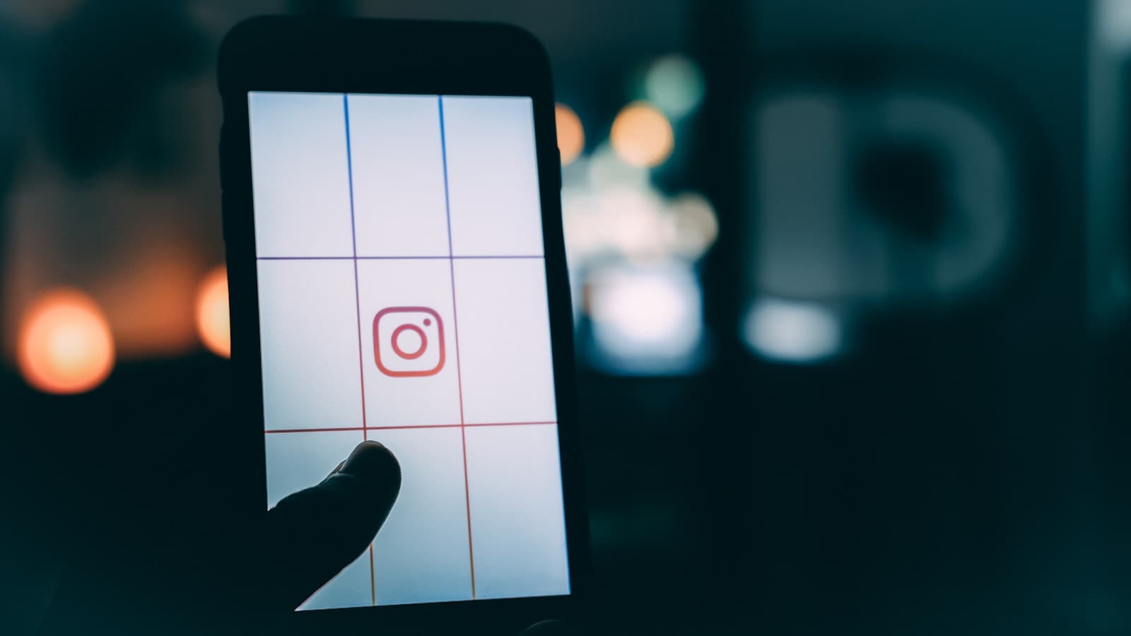 Cold DM Instagram pour monteurs vidéo : le template qui marche en 2026